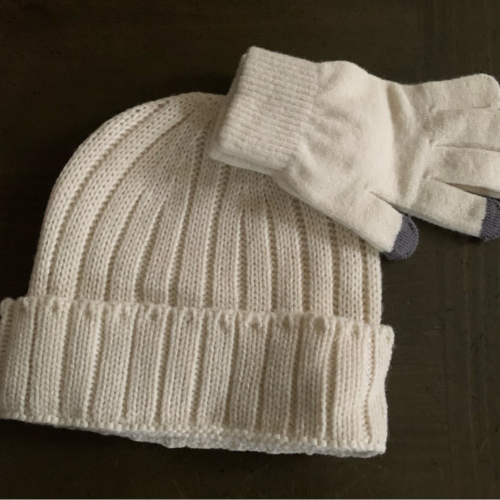 Cream Beanie and Gloves Set
